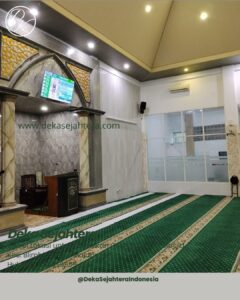 Teknisi melakukan survei perbaikan CCTV masjid Kota Malang