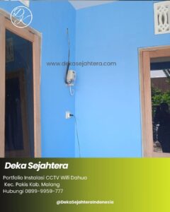 Teknisi Deka Sejahtera memasang CCTV WiFi Dahua di Kabupaten Malang