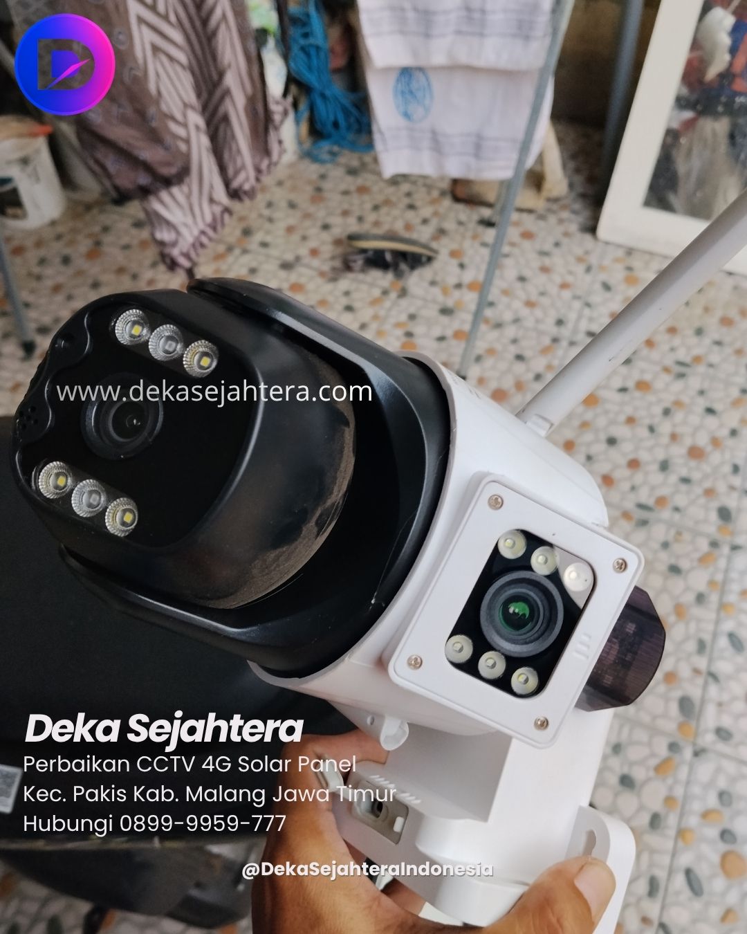 Teknisi Deka Sejahtera melakukan pemeriksaan dan perbaikan CCTV wireless Franwell tenaga surya di Sumberkradenan, Pakis, Malang