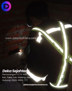 Teknisi Deka Sejahtera Pakis Malang Jawa Timur sedang melakukan Pemasangan CCTv Wifi Ezviz